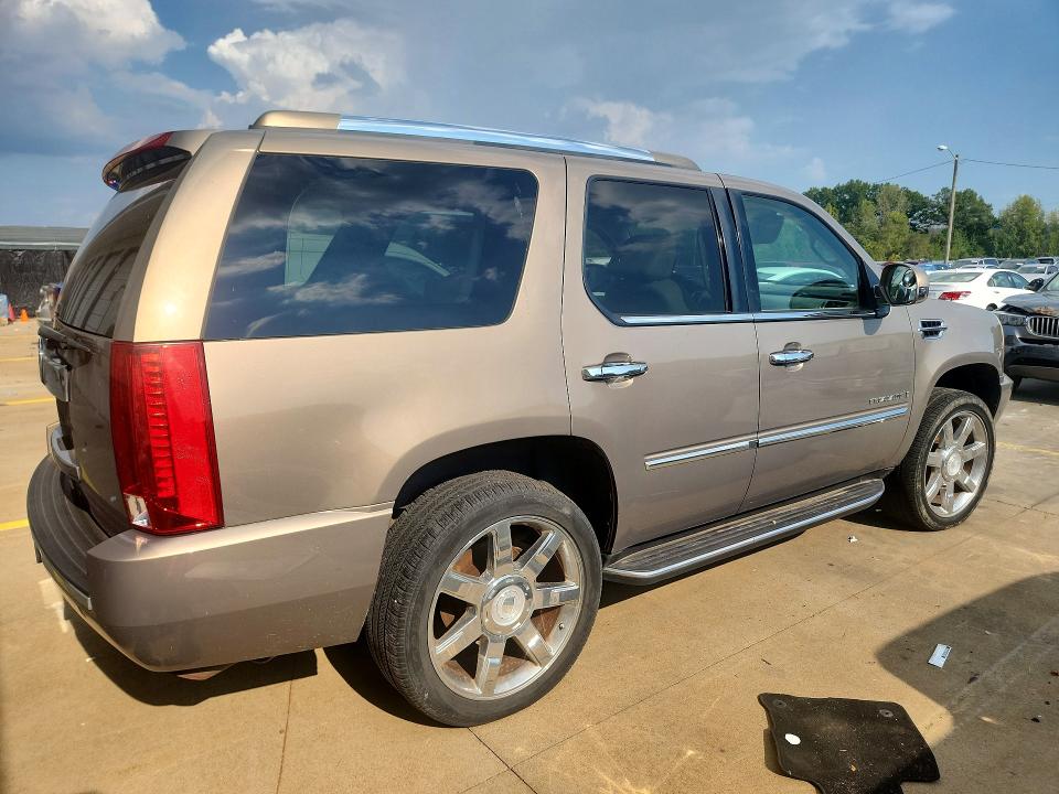 Продажа на аукционе авто 2007 Cadillac Escalade, vin: 1GYFK638X7R335985, номер лота: 67976856
