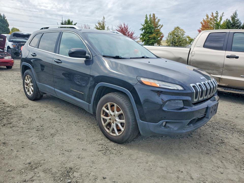 68701956 :رقم المزاد ، 1C4PJMCB4FW674089         vin ، 2015 Jeep Cherokee مزاد بيع