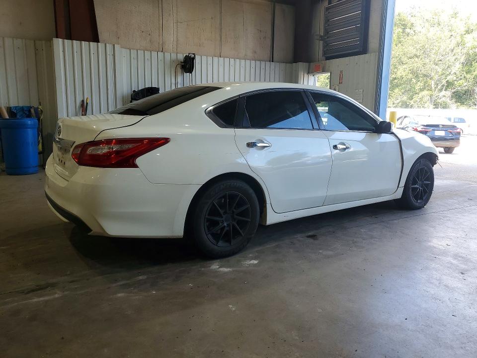 Продажа на аукционе авто 2017 Nissan Altima, vin: 1N4AL3AP0HC203219, номер лота: 70157036