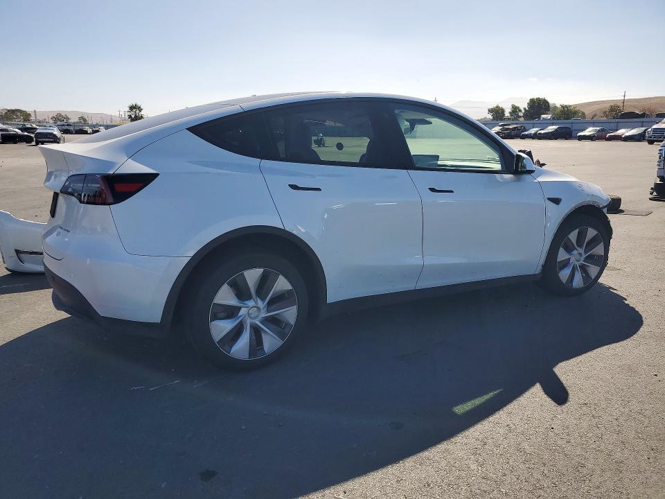 Auction sale of the 2023 Tesla Model Y, vin: 7SAYGDEEXPF740759, lot number: 68198186
