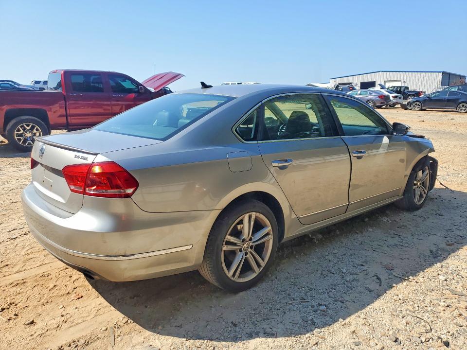 69626566 :رقم المزاد ، 1VWCM7A39CC104375 vin ، 2012 Volkswagen Passat مزاد بيع