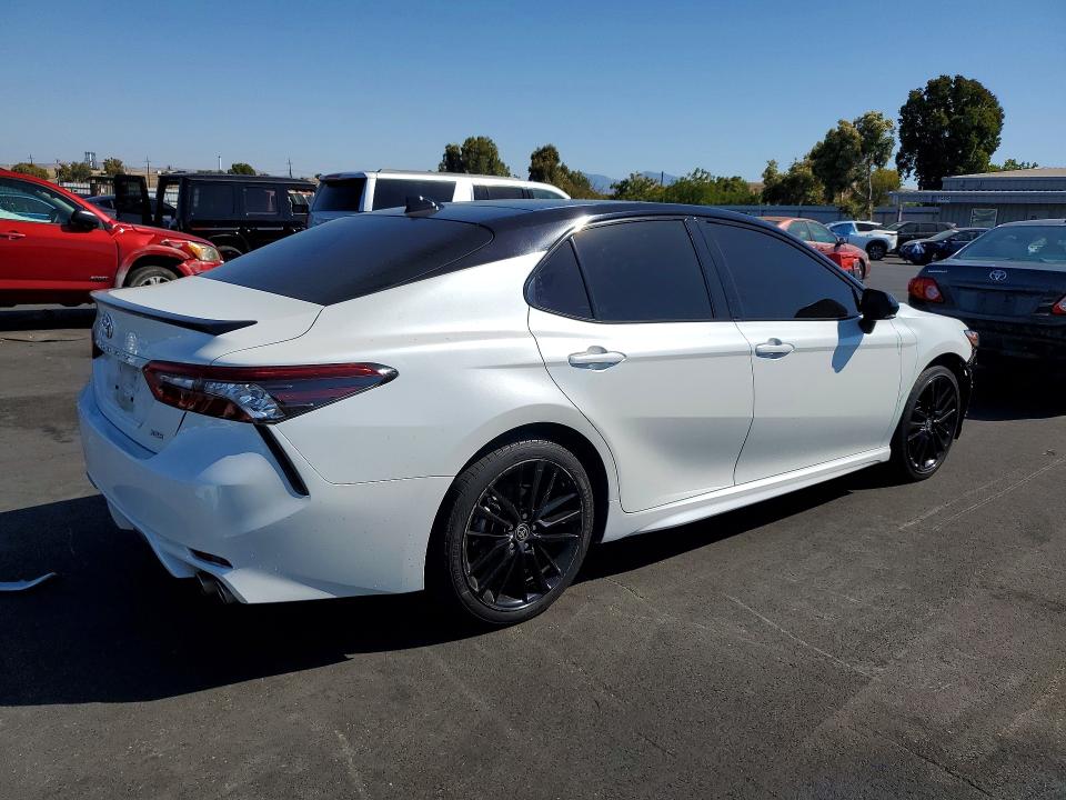 69904046 :رقم المزاد ، 4T1K61AK9MU470454 vin ، 2021 Toyota Camry مزاد بيع