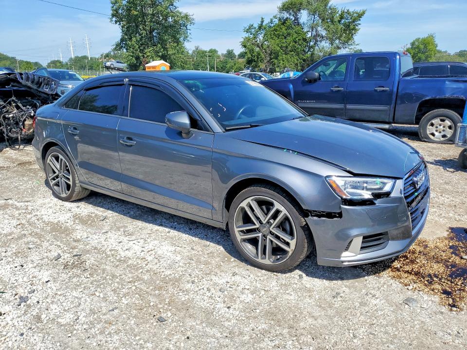 2017 Audi A3 მანქანა იყიდება აუქციონზე, vin: WAUB8GFF4H1014119, აუქციონის ნომერი: 67126556
