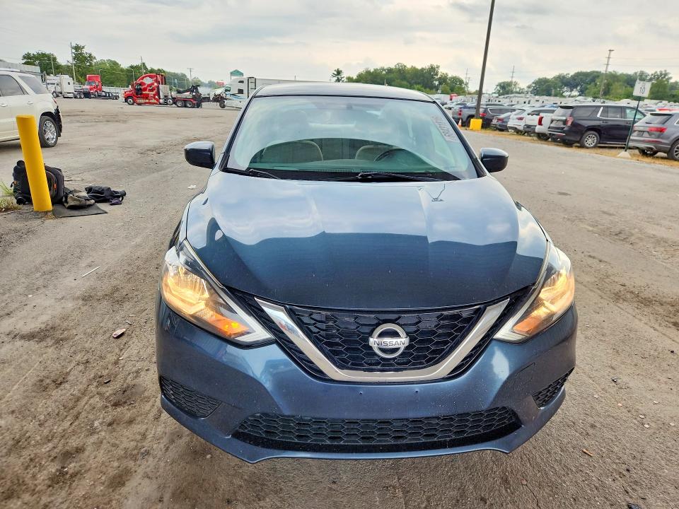 68431816 :رقم المزاد ، 3N1AB7AP1HY260754 vin ، 2017 Nissan Sentra مزاد بيع