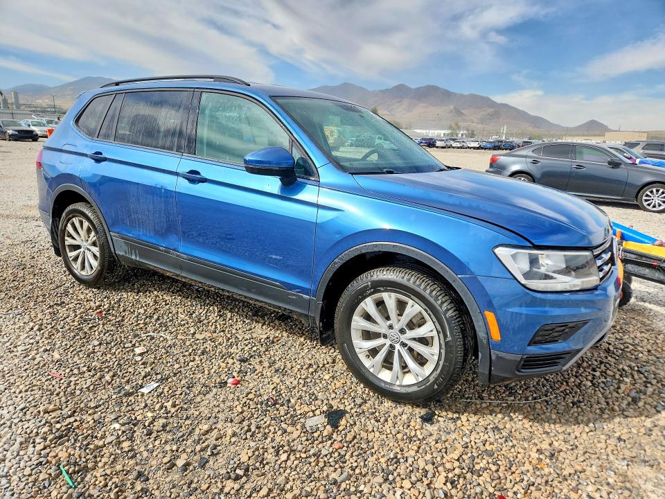 68846516 :رقم المزاد ، 3VV0B7AX0JM096503 vin ، 2018 Volkswagen Tiguan مزاد بيع