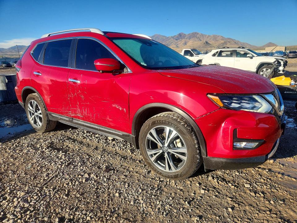 Продаж на аукціоні авто 2017 Nissan Rogue, vin: JN8AT2MV8HW264772, номер лоту: 70868486