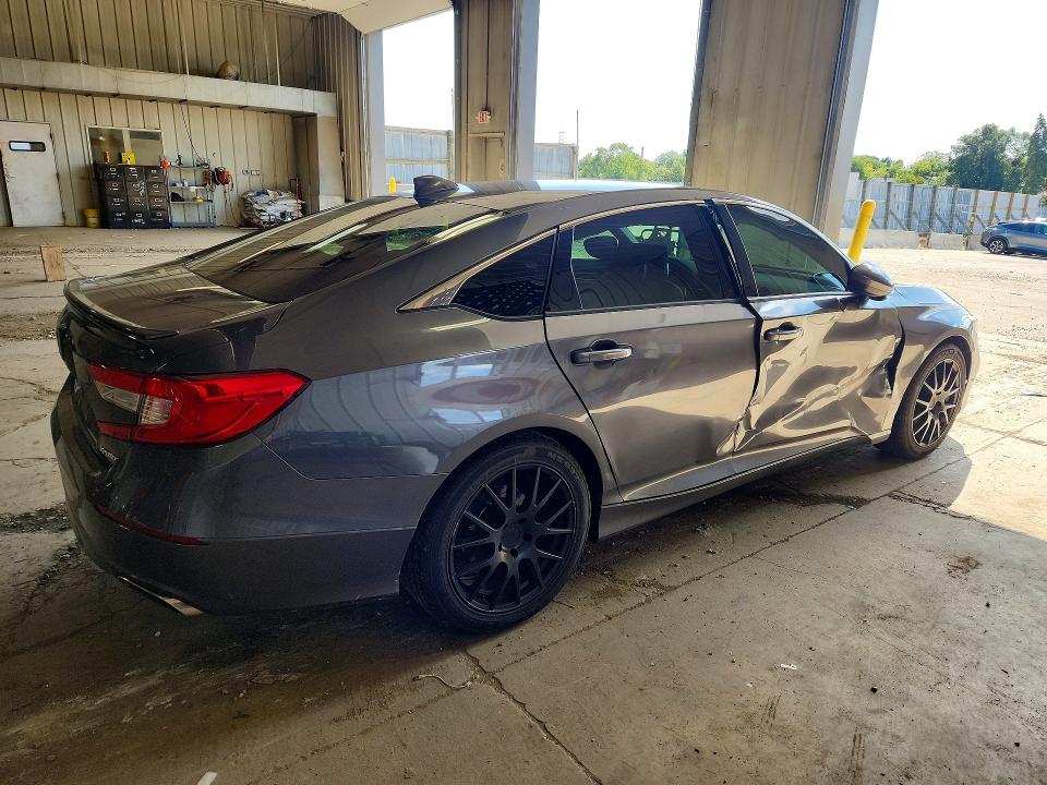 Продаж на аукціоні авто 2018 Honda Accord, vin: 1HGCV1F36JA028663, номер лоту: 69644156