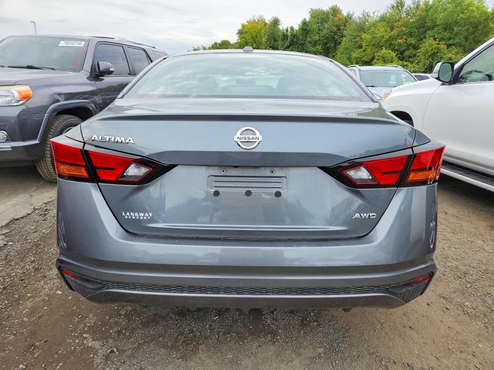 70190636 :رقم المزاد ، 1N4BL4BW3LN320774 vin ، 2020 Nissan Altima مزاد بيع