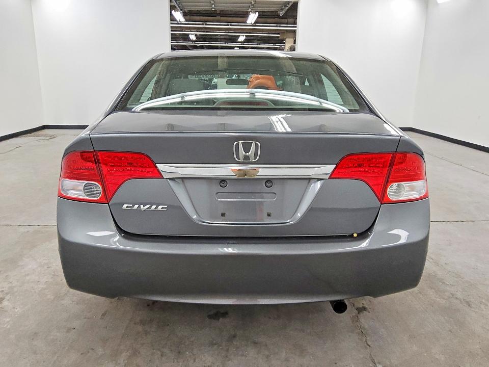 70330476 :رقم المزاد ، 19XFA1F99AE021277 vin ، 2010 Honda Civic مزاد بيع
