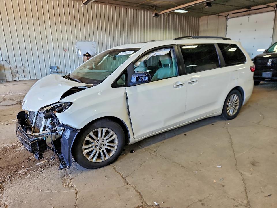 2016 Toyota Sienna მანქანა იყიდება აუქციონზე, vin: 5TDYK3DC2GS738571, აუქციონის ნომერი: 70223646