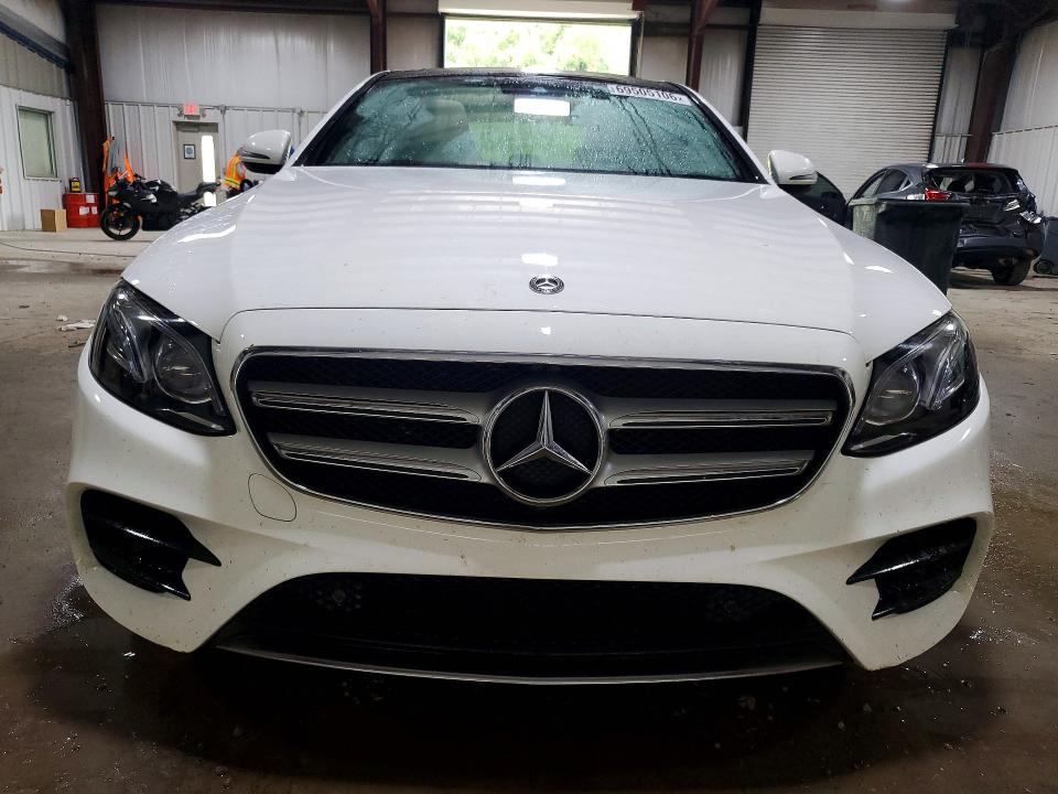 69505106 :رقم المزاد ، WDDZF4KB8JA388818 vin ، 2018 Mercedes-benz E مزاد بيع