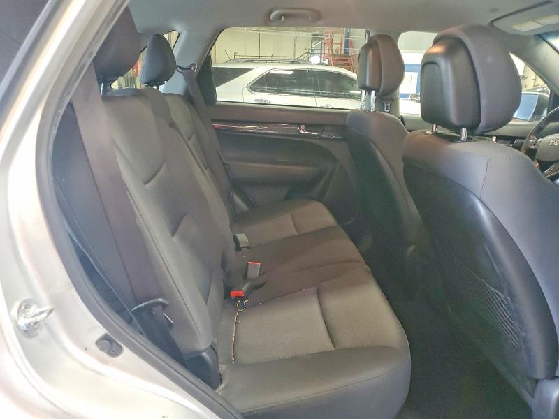 70013186 :رقم المزاد ، 5XYKTCA68CG225849 vin ، 2012 Kia Sorento مزاد بيع