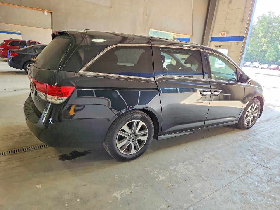 69137356 :رقم المزاد ، 5FNRL5H9XFB043589 vin ، 2015 Honda Odyssey مزاد بيع