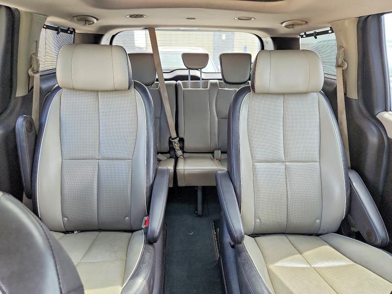 68894266 :رقم المزاد ، KNDME5C12F6045323 vin ، 2015 Kia Sedona مزاد بيع