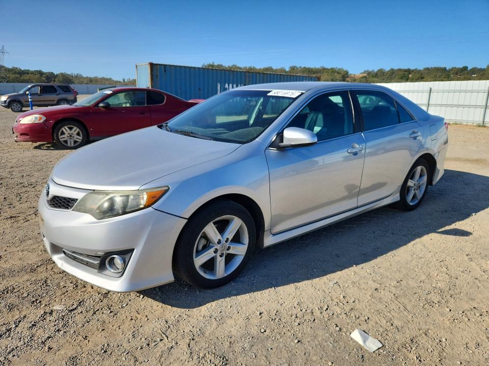 68016976 :رقم المزاد ، 4T1BF1FK6CU081701 vin ، 2012 Toyota Camry مزاد بيع