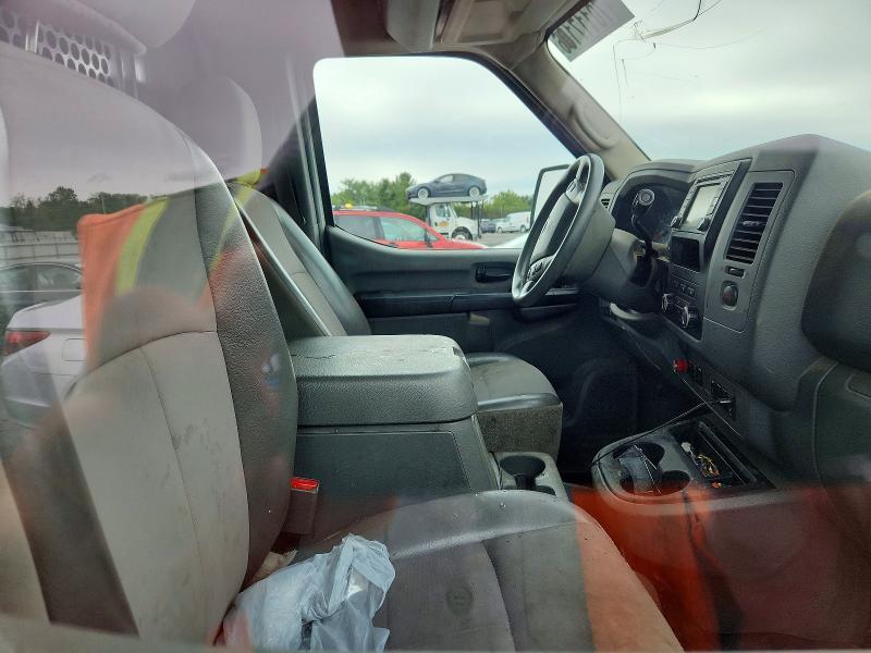 70117106 :رقم المزاد ، 1N6AF0LY8JN802253 vin ، 2018 Nissan Nv مزاد بيع