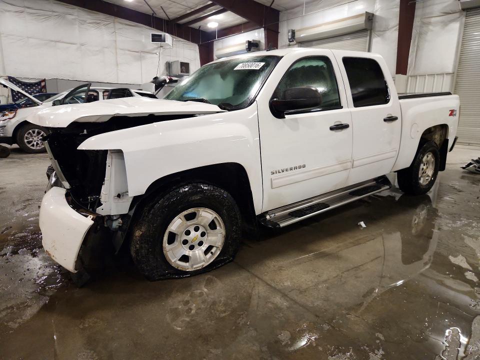 70850016 :رقم المزاد ، 1GCPKSE3XBF161608 vin ، 2011 Chevrolet Silverado مزاد بيع