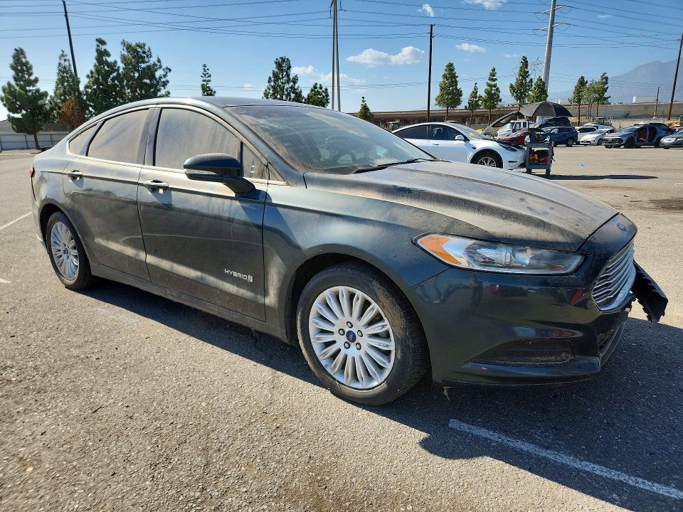 70530996 :رقم المزاد ، 3FA6P0LU2FR306930 vin ، 2015 Ford Fusion مزاد بيع