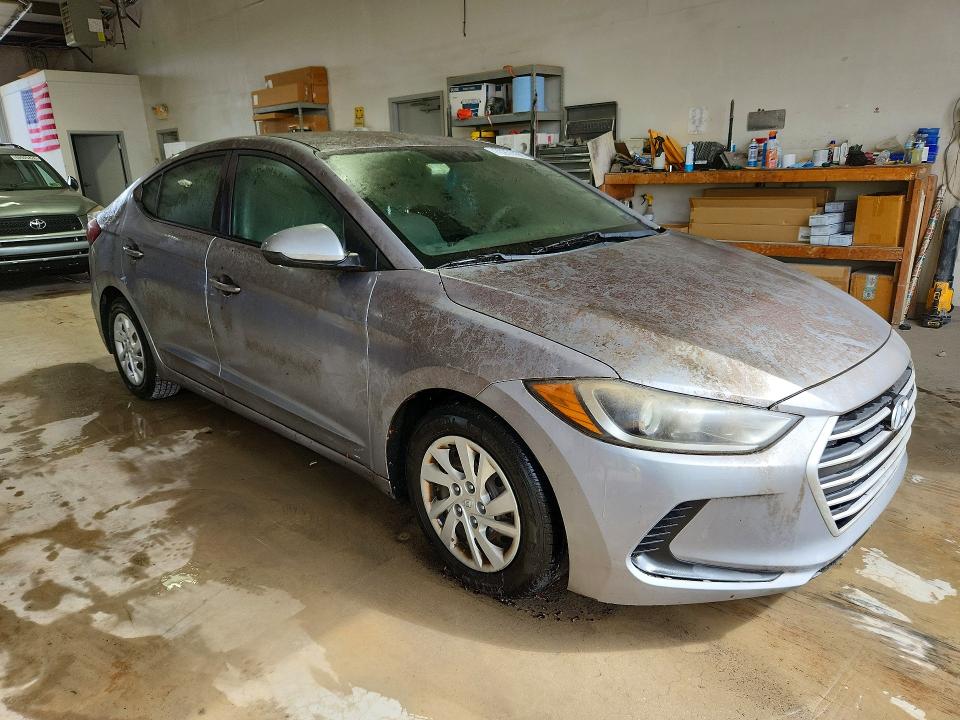 70251496 :رقم المزاد ، 5NPD74LFXHH100738 vin ، 2017 Hyundai Elantra مزاد بيع
