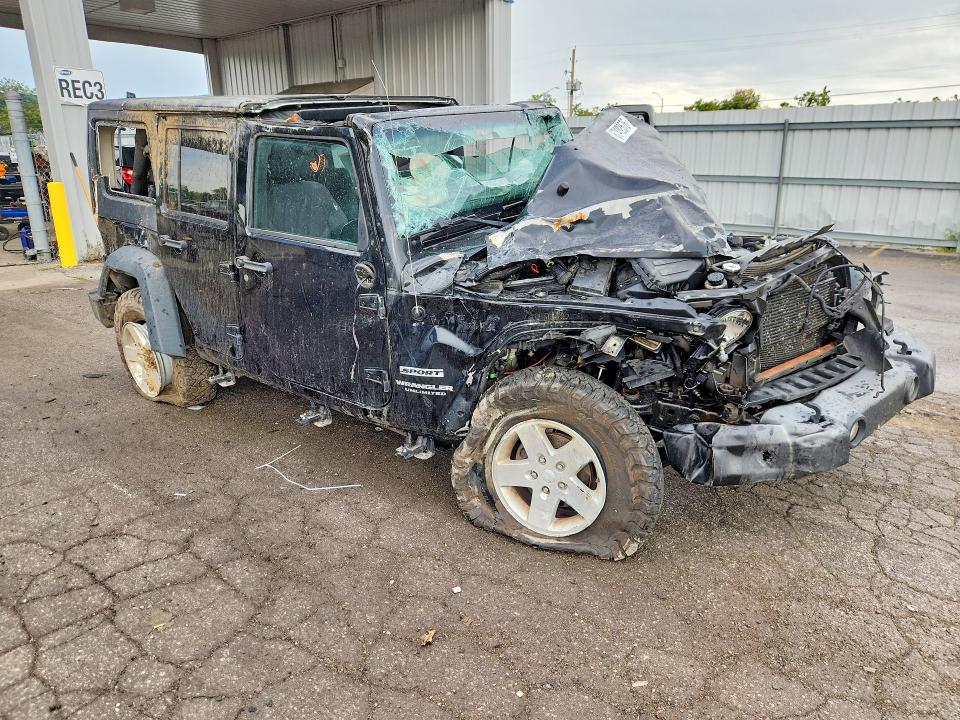 2014 Jeep Wrangler Unlimited მანქანა იყიდება აუქციონზე, vin: 1C4BJWDG9EL101043, აუქციონის ნომერი: 67402576