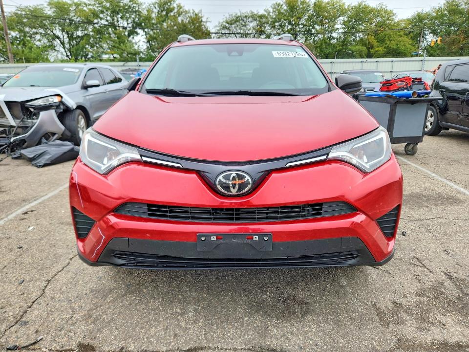 Продажа на аукционе авто 2017 Toyota Rav4, vin: 2T3BFREV6HW563402, номер лота: 69321726