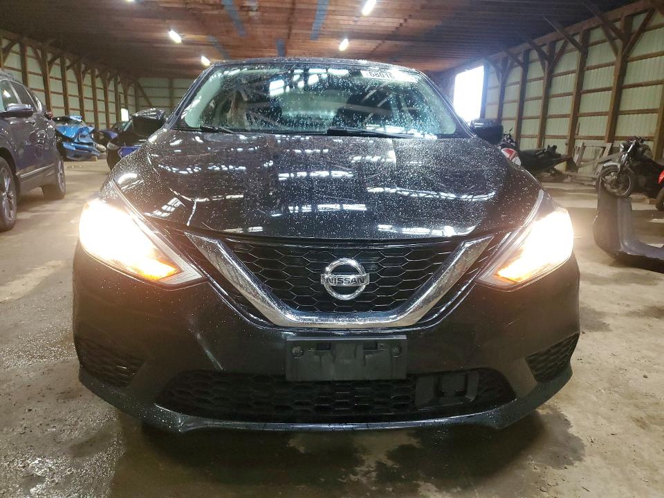 68016796 :رقم المزاد ، 3N1AB7AP7JY316430 vin ، 2018 Nissan Sentra مزاد بيع