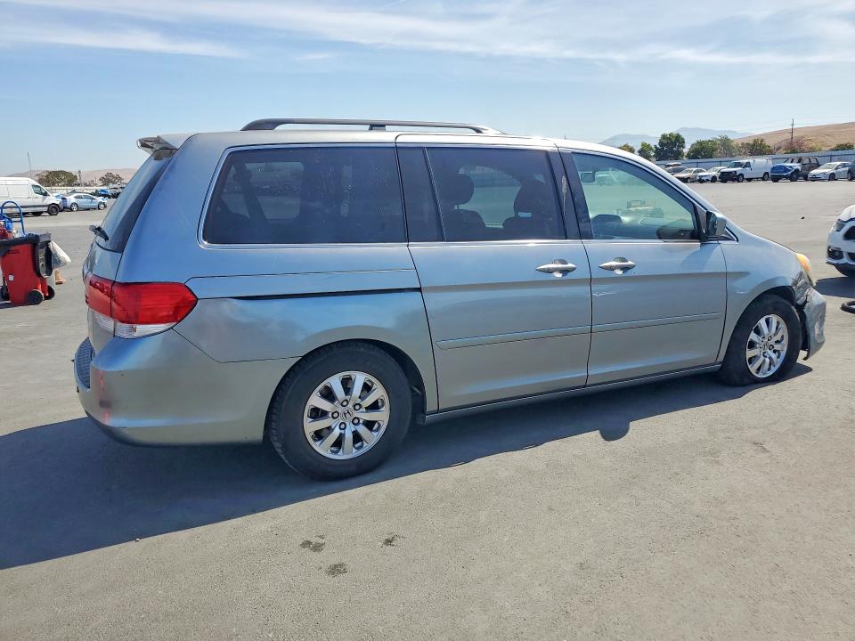 70373136 :رقم المزاد ، 5FNRL3H45AB079756 vin ، 2010 Honda Odyssey مزاد بيع