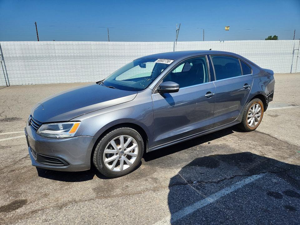 68802736 :رقم المزاد ، 3VWD17AJ3EM336841 vin ، 2014 Volkswagen Jetta مزاد بيع