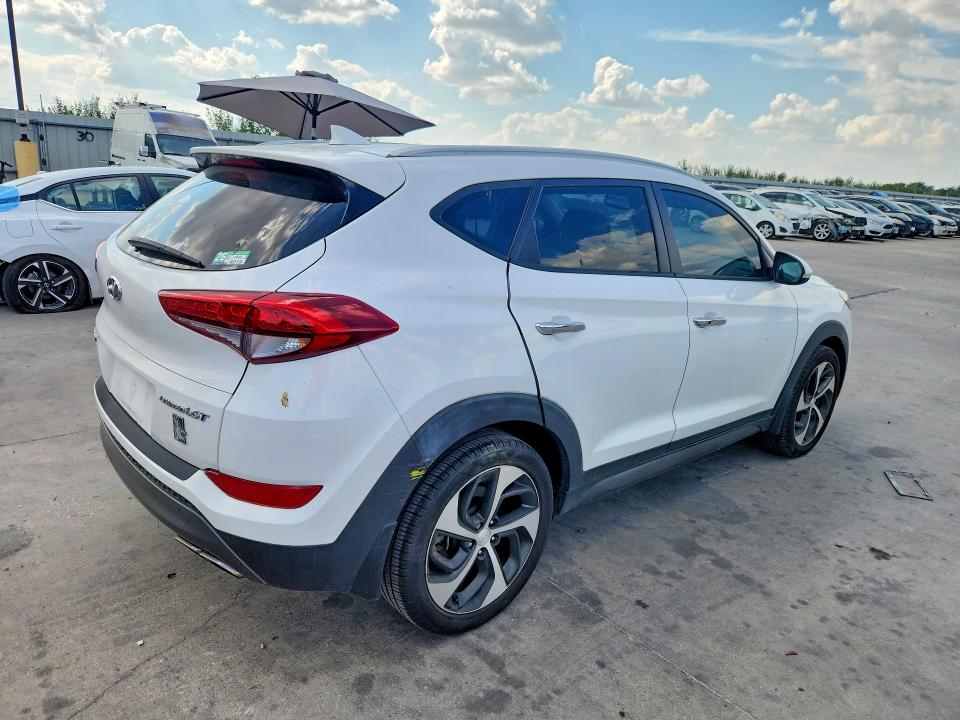 2016 Hyundai Tucson მანქანა იყიდება აუქციონზე, vin: KM8J33A22GU116683, აუქციონის ნომერი: 69398306