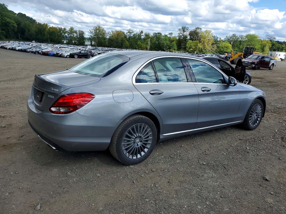 70056586 :رقم المزاد ، 55SWF4KBXFU035751 vin ، 2015 Mercedes-benz C مزاد بيع