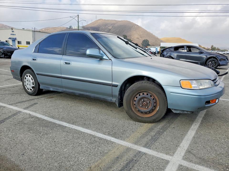 Продажа на аукционе авто 1994 Honda Accord, vin: JHMCD5639RC015915, номер лота: 69867046