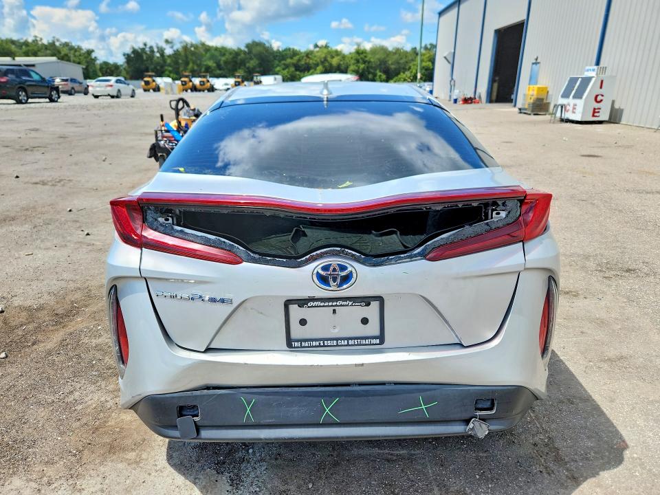 68935926 :رقم المزاد ، JTDKARFP0H3056514 vin ، 2017 Toyota Prius Prime مزاد بيع