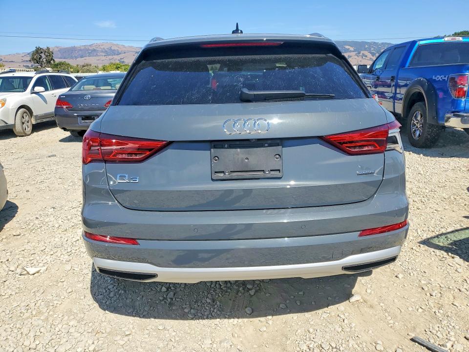 68168396 :رقم المزاد ، WA1AUCF36M1120536 vin ، 2021 Audi Q3 مزاد بيع