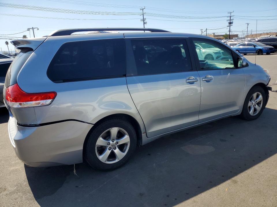 Продажа на аукционе авто 2014 Toyota Sienna, vin: 5TDKK3DC2ES472133, номер лота: 69589446