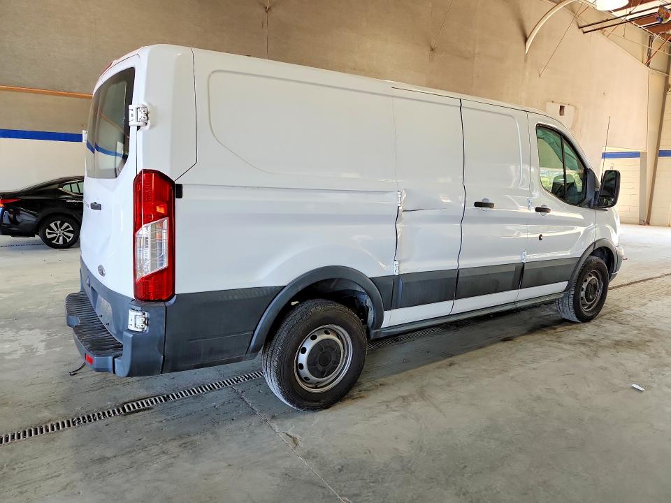67500816 :رقم المزاد ، 1FTYR1ZM0JKA67742 vin ، 2018 Ford Transit مزاد بيع