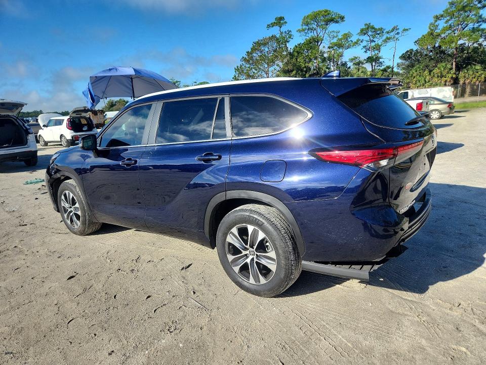 2023 Toyota Highlander მანქანა იყიდება აუქციონზე, vin: 5TDKDRAH7PS004561, აუქციონის ნომერი: 70153606
