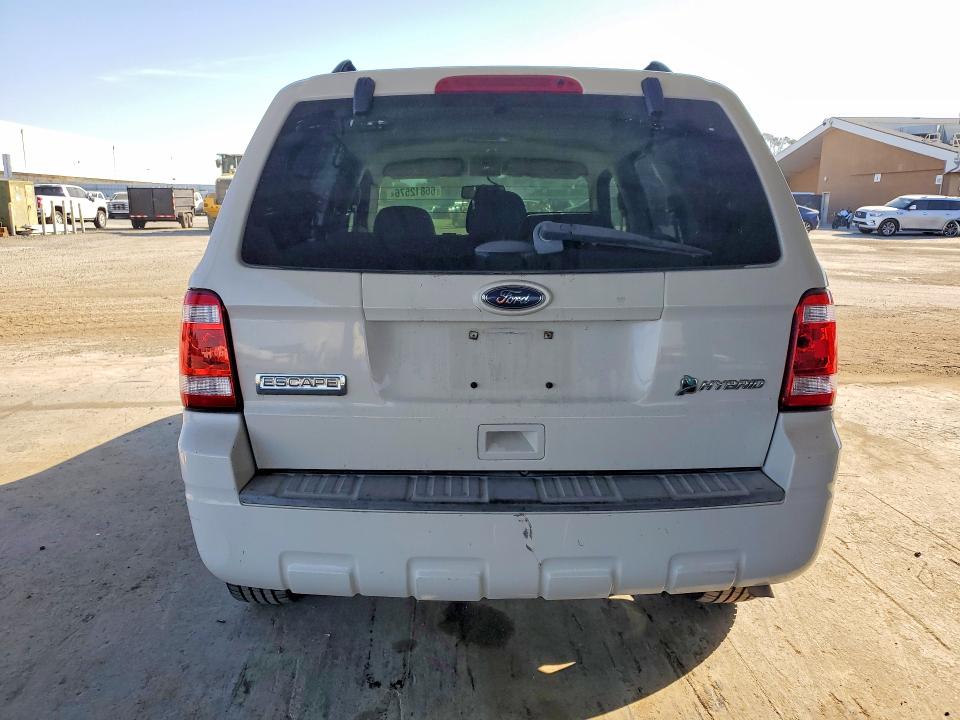 2010 Ford Escape მანქანა იყიდება აუქციონზე, vin: 1FMCU4K35AKB30261, აუქციონის ნომერი: 66812576