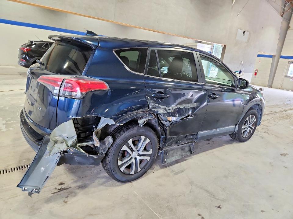Продаж на аукціоні авто 2017 Toyota Rav4, vin: JTMZFREV2HJ720498, номер лоту: 69936326