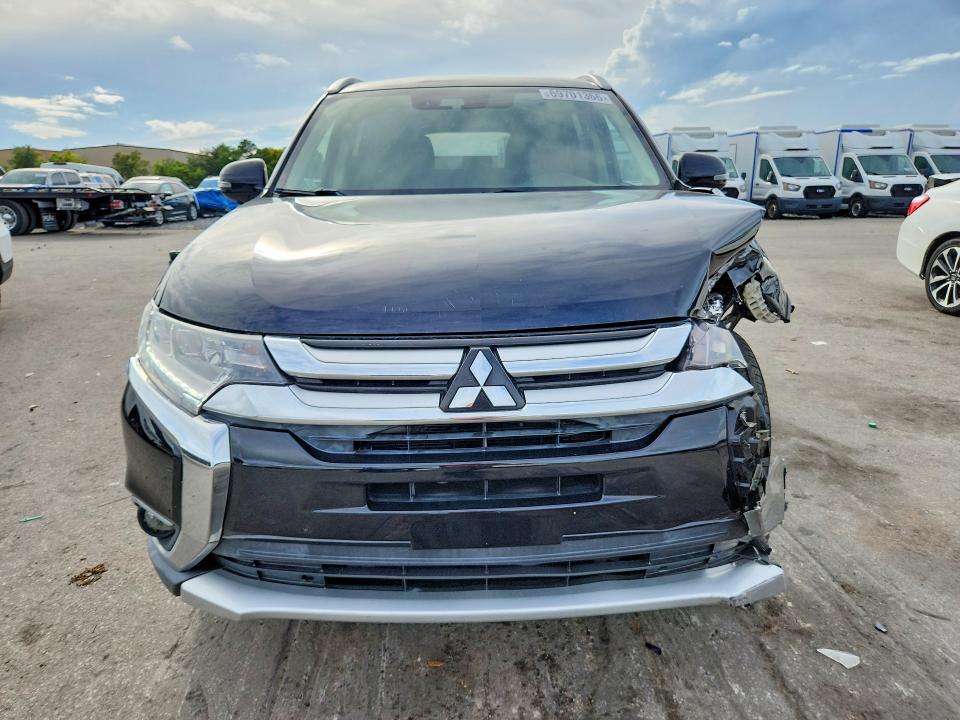 2017 Mitsubishi Outlander მანქანა იყიდება აუქციონზე, vin: JA4AD3A36HZ061017, აუქციონის ნომერი: 69701366