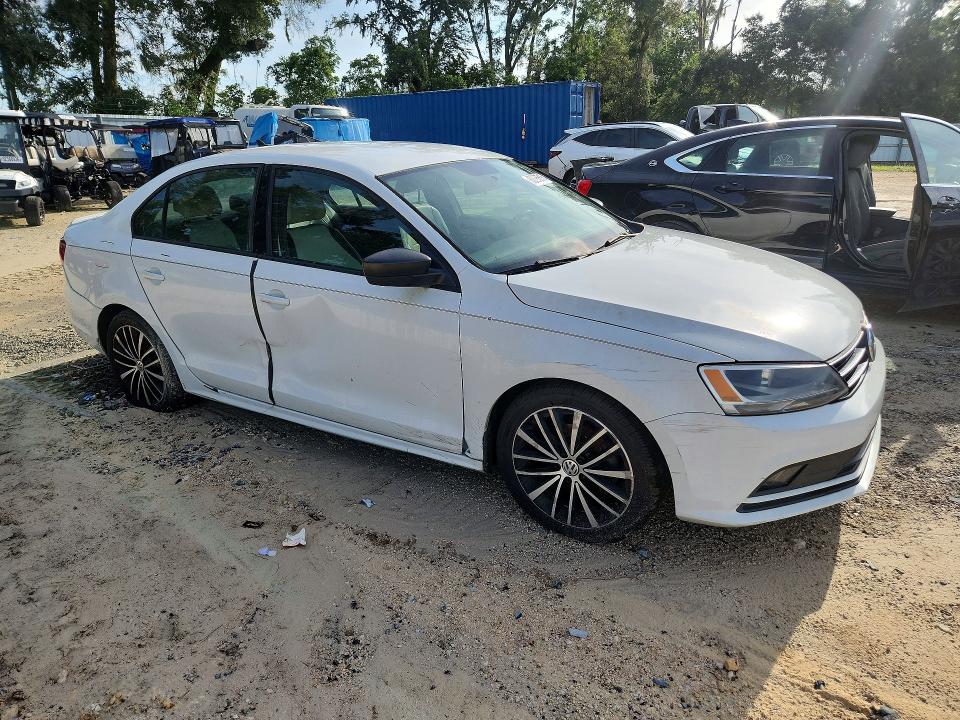 68295316 :رقم المزاد ، 3VWD17AJ7GM240455 vin ، 2016 Volkswagen Jetta مزاد بيع