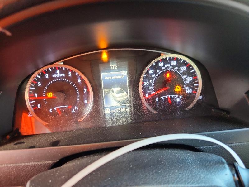 68219026 :رقم المزاد ، 4T1BF1FK7FU923174 vin ، 2015 Toyota Camry مزاد بيع