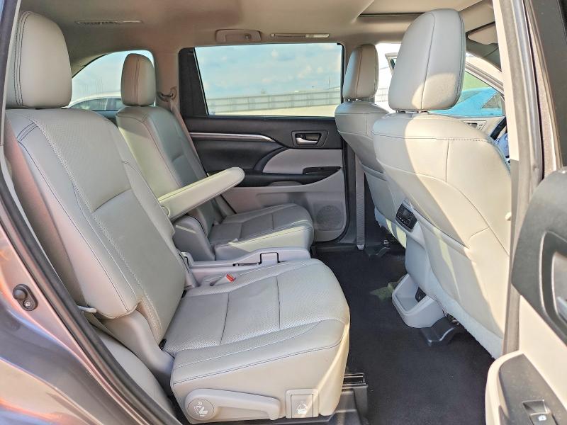 2017 Toyota Highlander მანქანა იყიდება აუქციონზე, vin: 5TDYZRFH1HS228110, აუქციონის ნომერი: 70261506