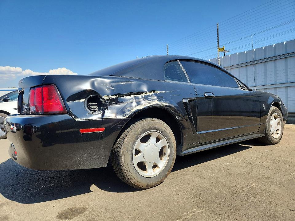 70147076 :رقم المزاد ، 1FAFP40451F181231 vin ، 2001 Ford Mustang مزاد بيع