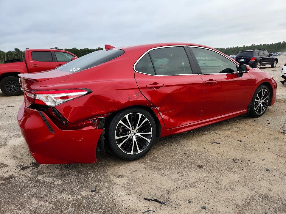 70222756 :رقم المزاد ، 4T1M11AK1LU365901 vin ، 2020 Toyota Camry مزاد بيع