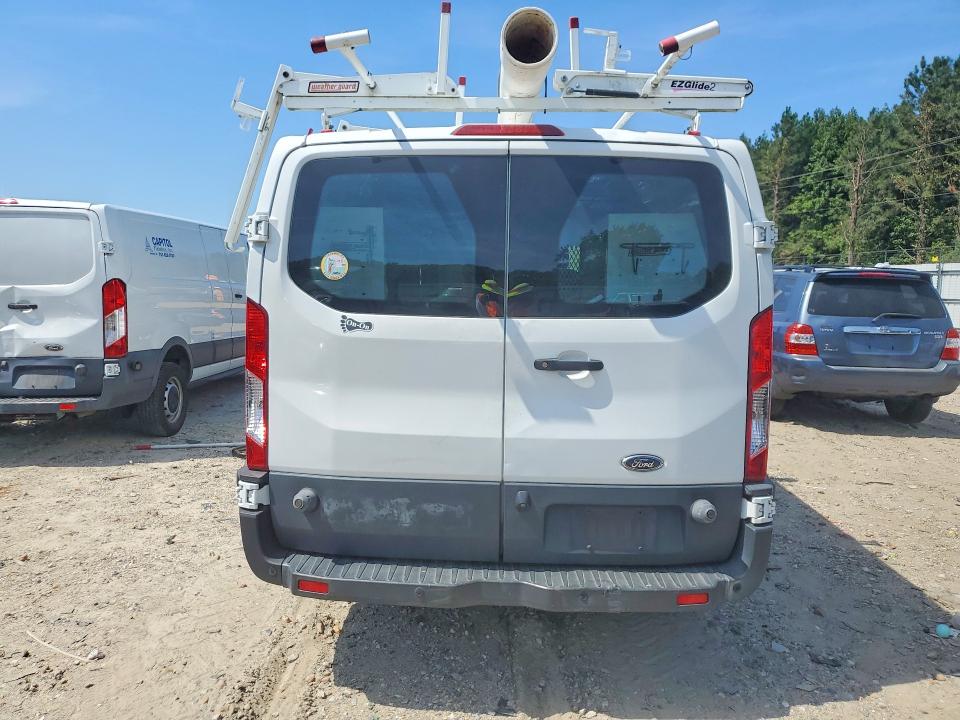67678456 :رقم المزاد ، 1FTYR2YM4JKA85930 vin ، 2018 Ford Transit مزاد بيع