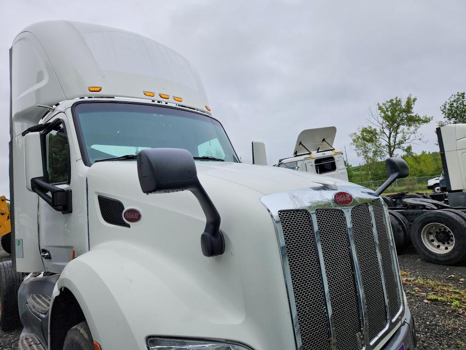 65238366 :رقم المزاد ، 1XPBA48X4GD339733 vin ، 2016 Peterbilt 579 مزاد بيع