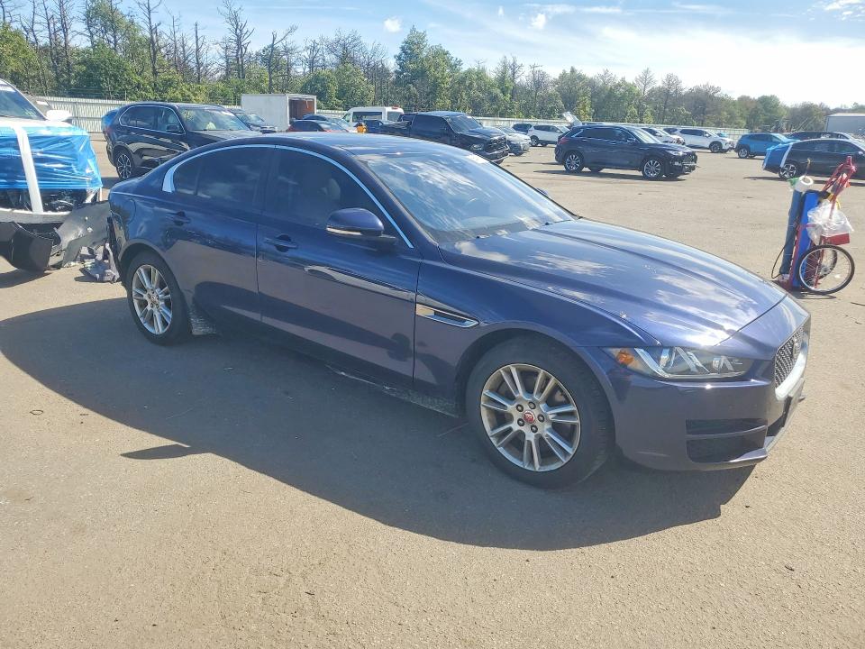 Продаж на аукціоні авто 2018 Jaguar Xe, vin: SAJAJ4FX0JCP33616, номер лоту: 69848636