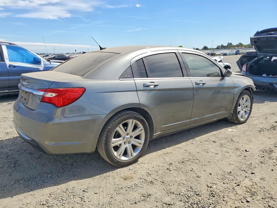 70325566 :رقم المزاد ، 1C3CCBBG2CN277268 vin ، 2012 Chrysler 200 مزاد بيع