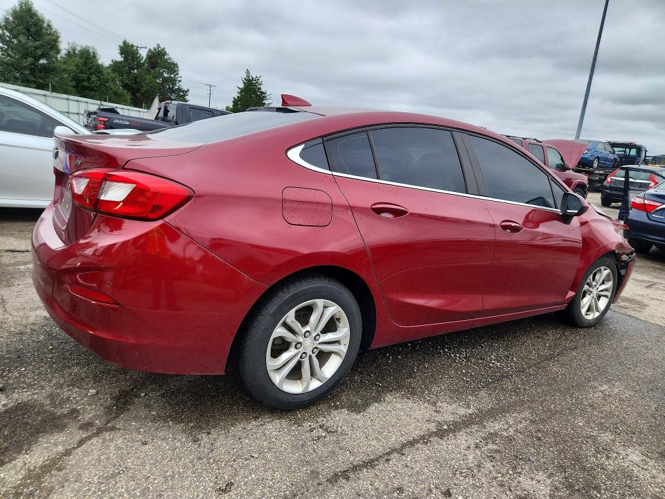 69480656 :رقم المزاد ، 1G1BE5SM2K7141873 vin ، 2019 Chevrolet Cruze مزاد بيع