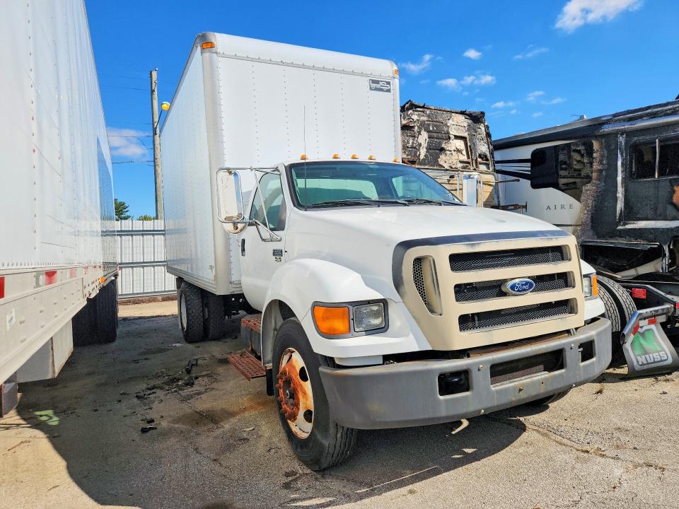 70103736 :رقم المزاد ، 3FRNF65N14V667557 vin ، 2004 Ford F650 مزاد بيع
